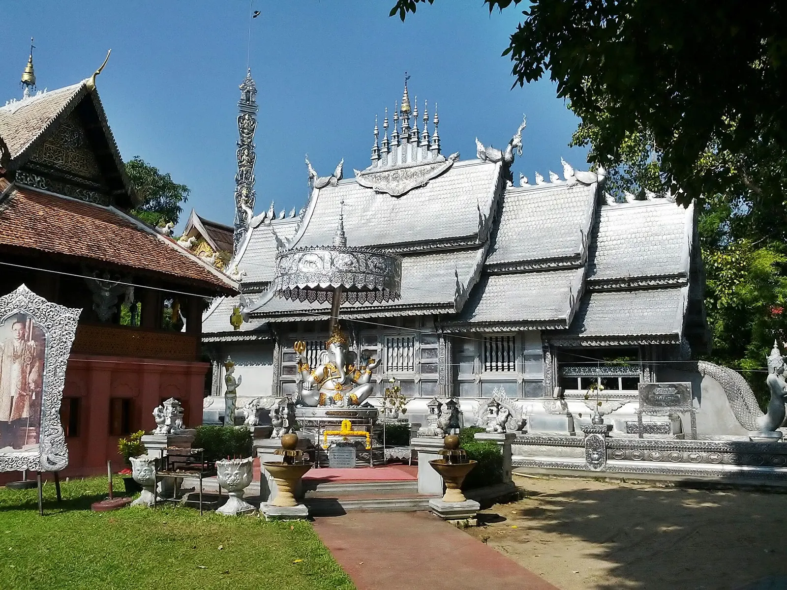 Silver Temple – Wat Sri Suphan