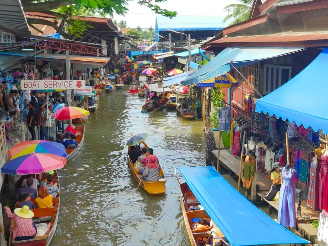 Damnoen Saduak Floating Market