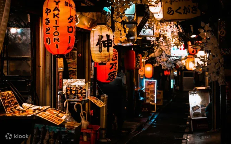 Izakayas, Music, and Nightclubs for a taste of nightlife in Tokyo