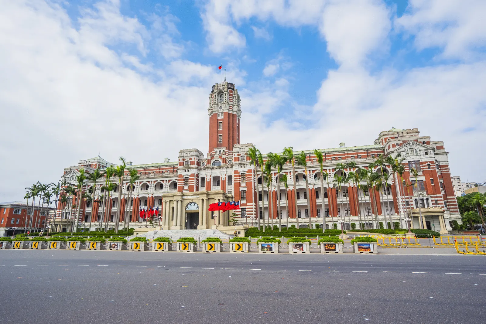 總統府(日治時期建築,文中有介紹)