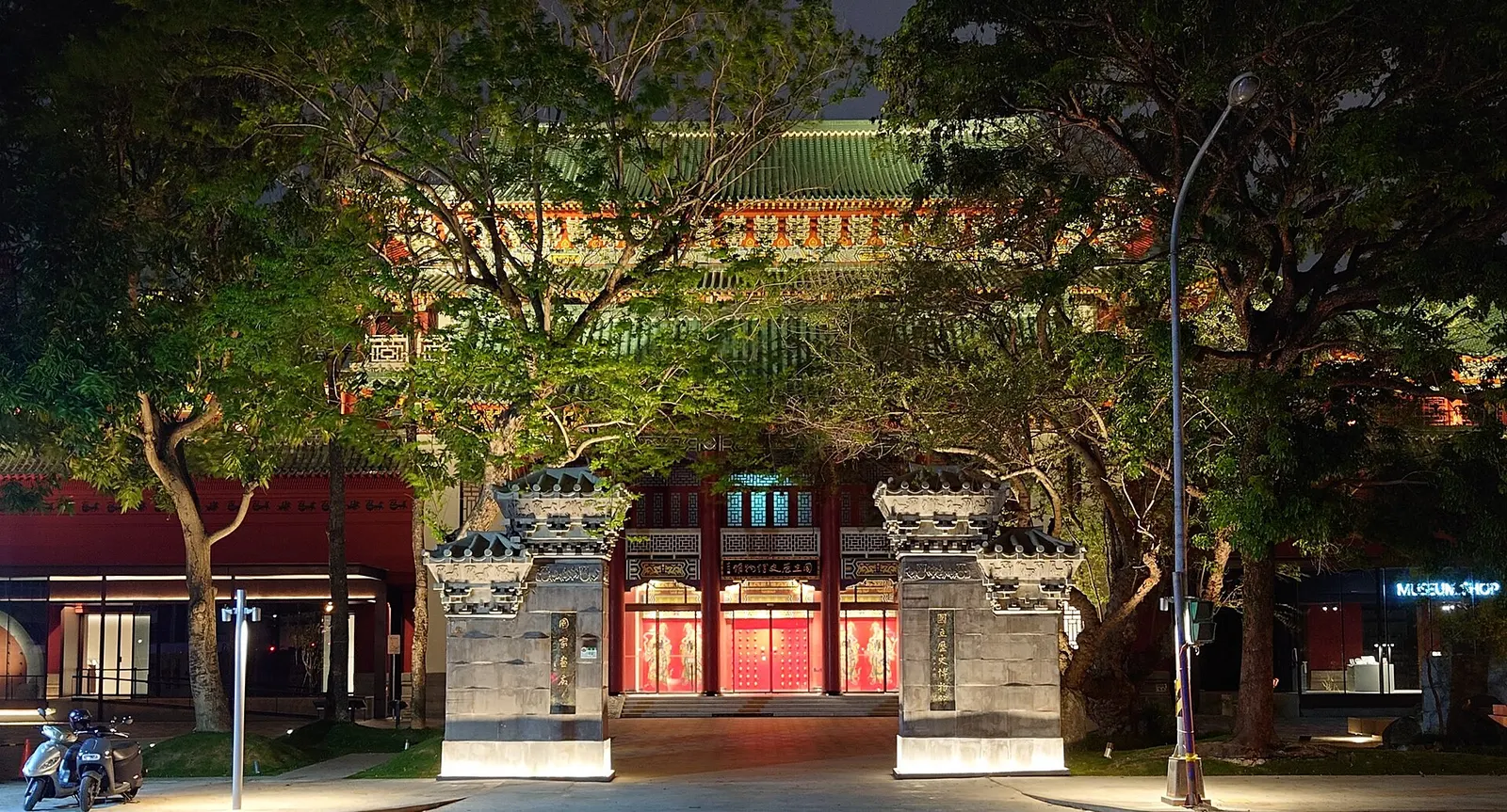 2. National Museum of Taiwan History (國立臺灣歷史博物館)