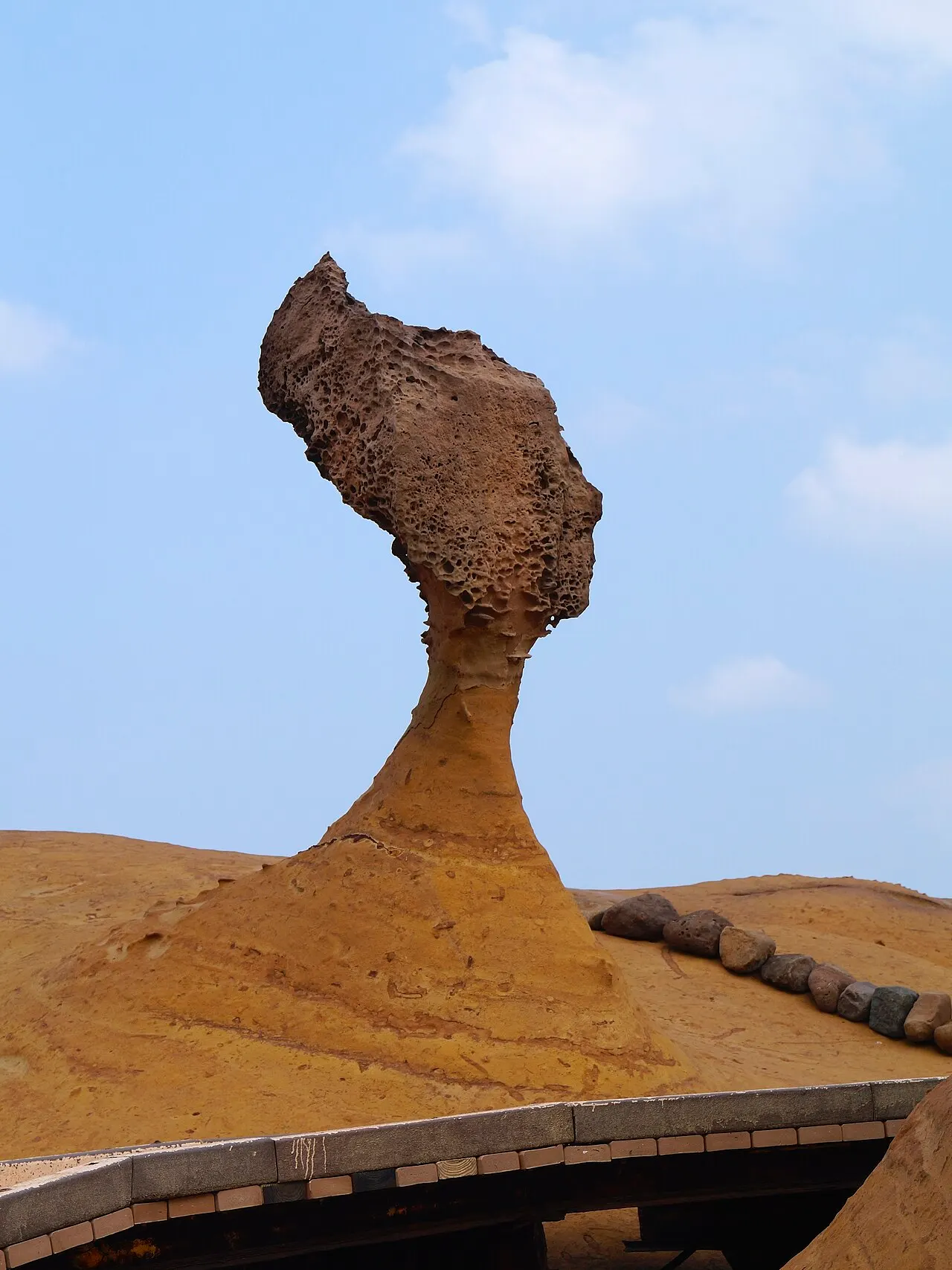 Queen's Head rock, Yehliu Geopark
