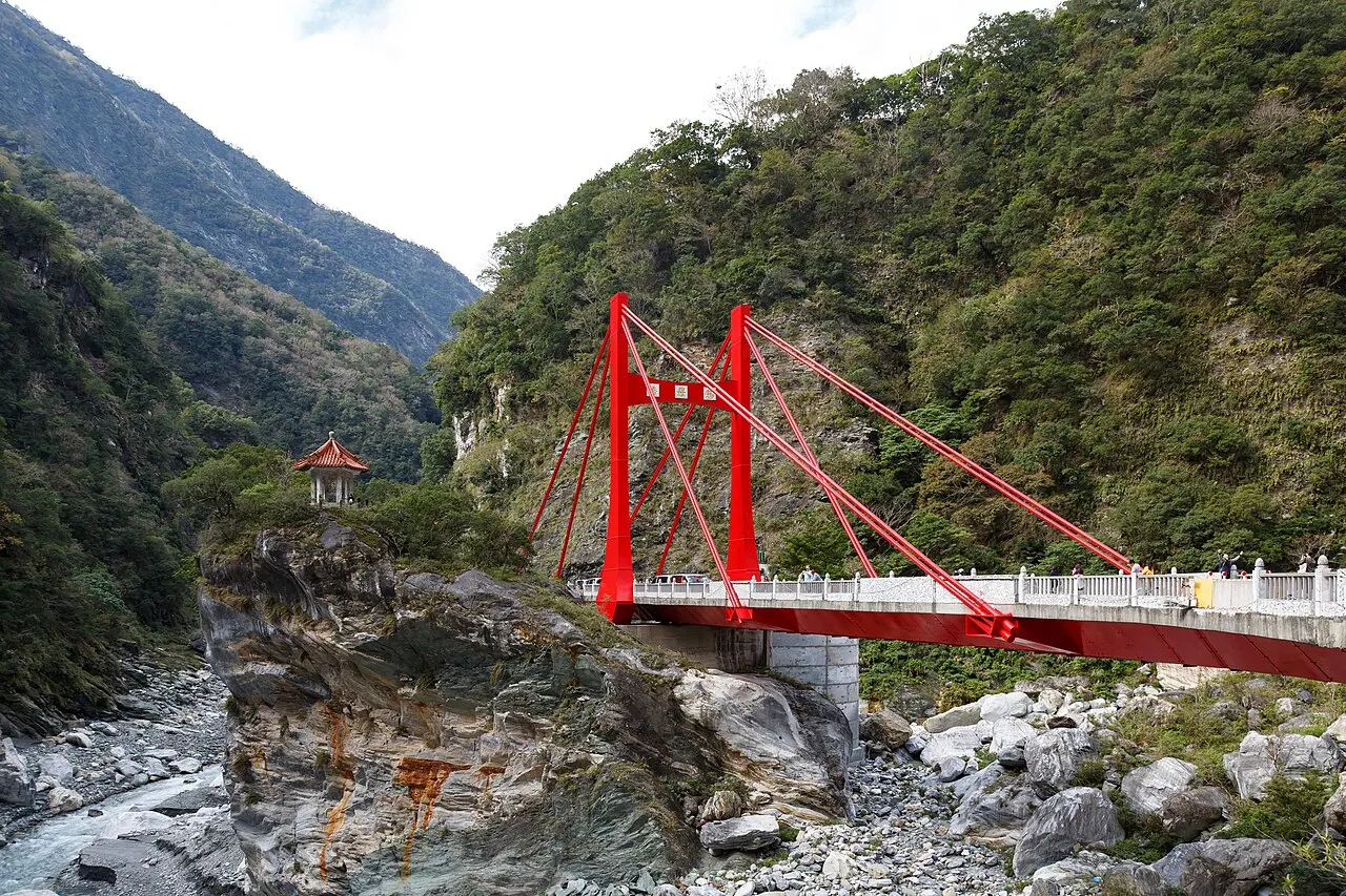 Cihmu Bridge over the marble gorge of Taroko National Park