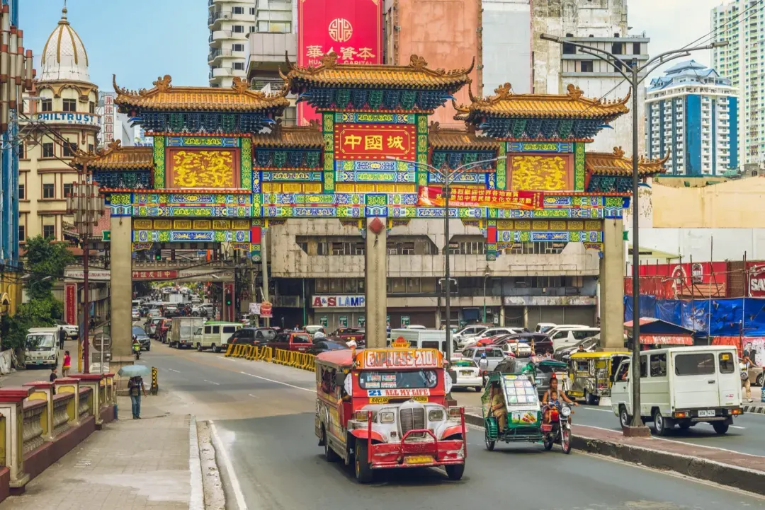 Chinatown arch in Binondo, Manila