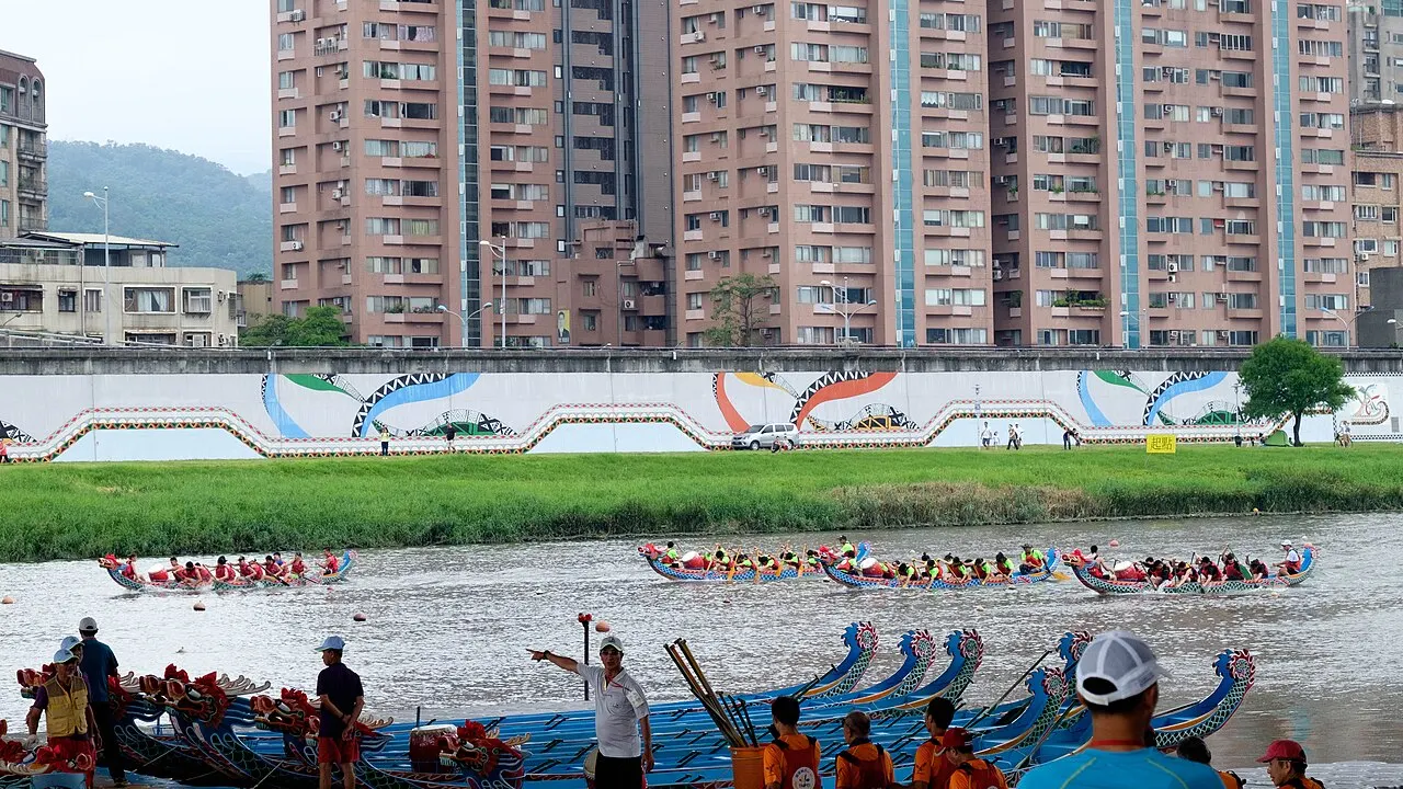 Dragon boat racing in Taipei