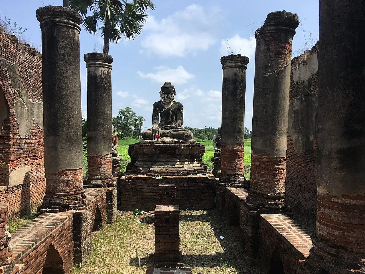 Yadana Hsemee Pagoda ruins, Inwa