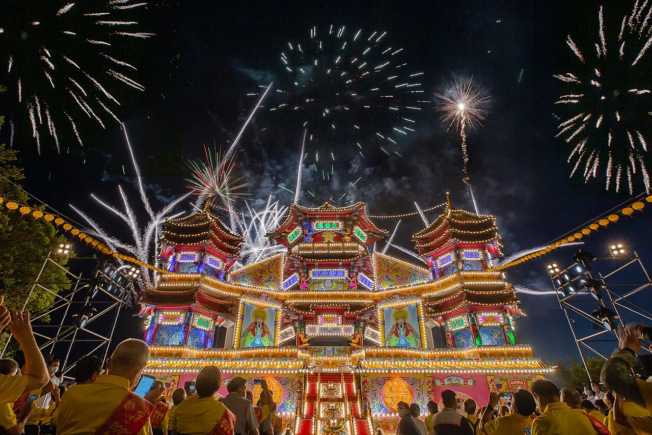 Keelung Ghost Festival lantern-lighting ceremony