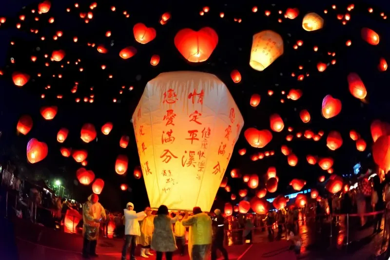 A sky lantern rising over Pingxi