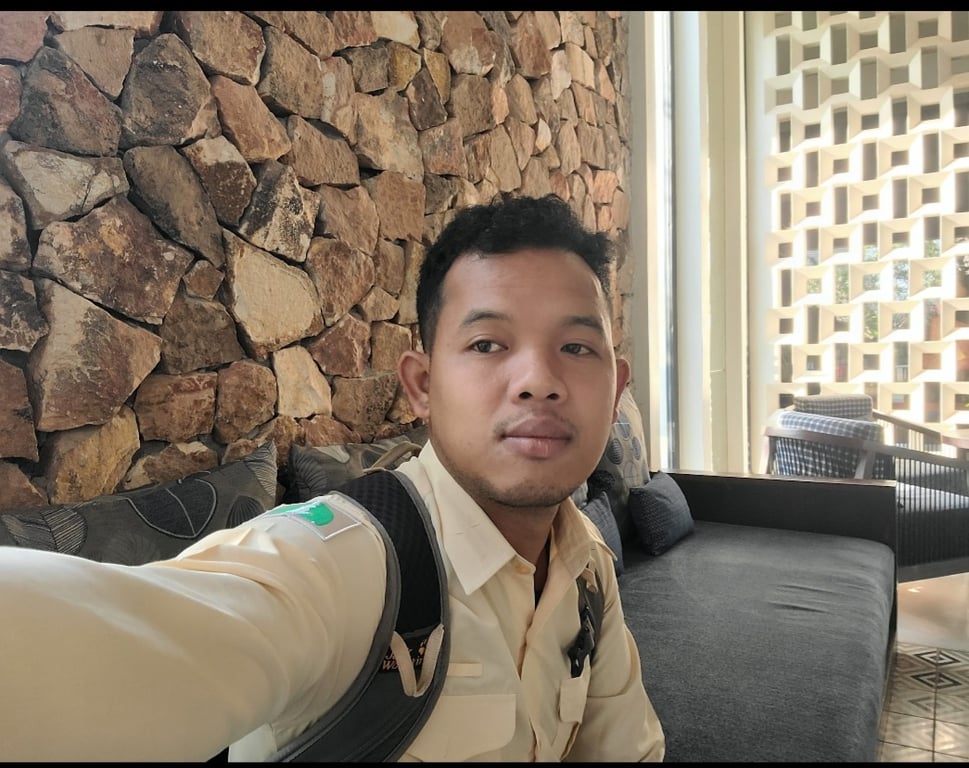 Profile Picture of Vuthy  Lay 