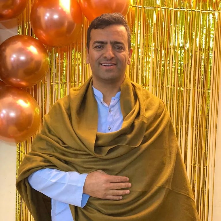 Profile Picture of Manzoor Hussain