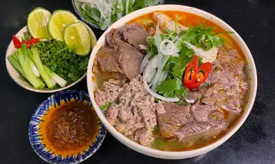 Hue | Walking street food and traditional music