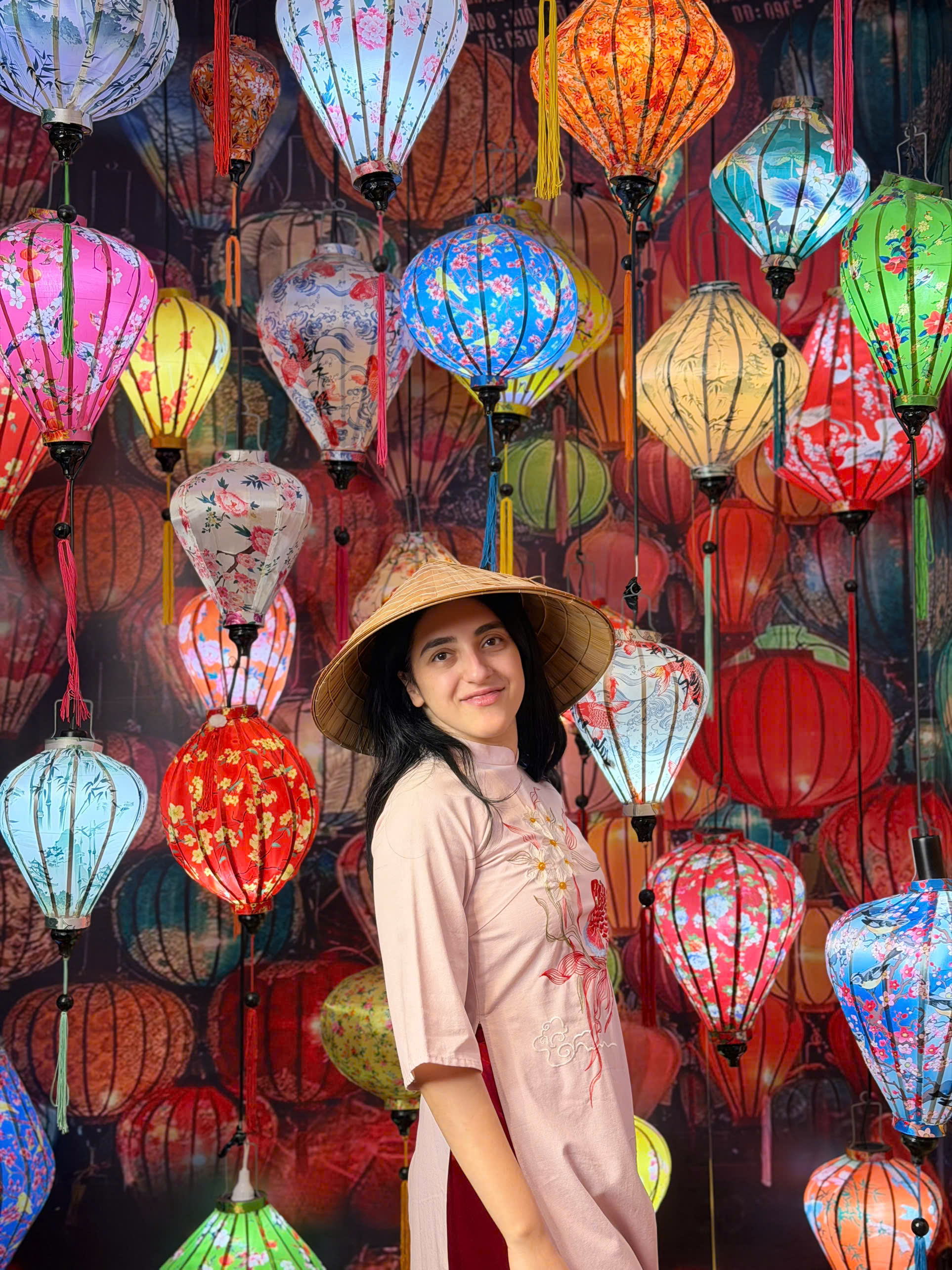 Da Nang: Ao Dai Photoshoot & Son Tra Cultural Tour