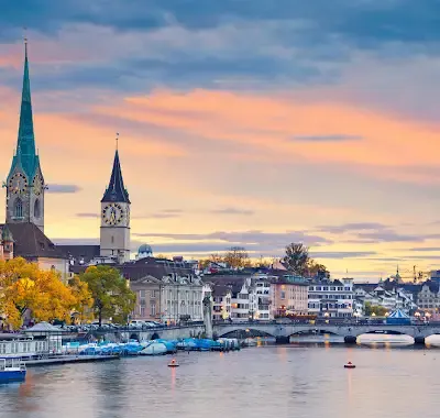 Discover Zurich: City Highlights & Old Town Walking Tour 