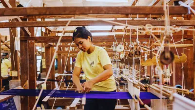 (Free eSIM) Angkor Silk Farm & Mechrey Floating Village Tour