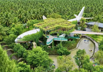 Bangkok Damnoen Sky and Move to Mountain Full Day Tour