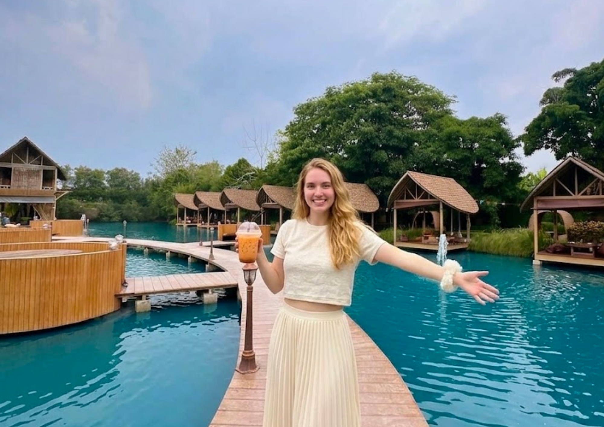 [Nakhon Pathom] - Bubble Cafe & New Horizon Cruise