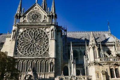 Paris : Notre-Dame Cathedral Guided Tour With Free eSIM