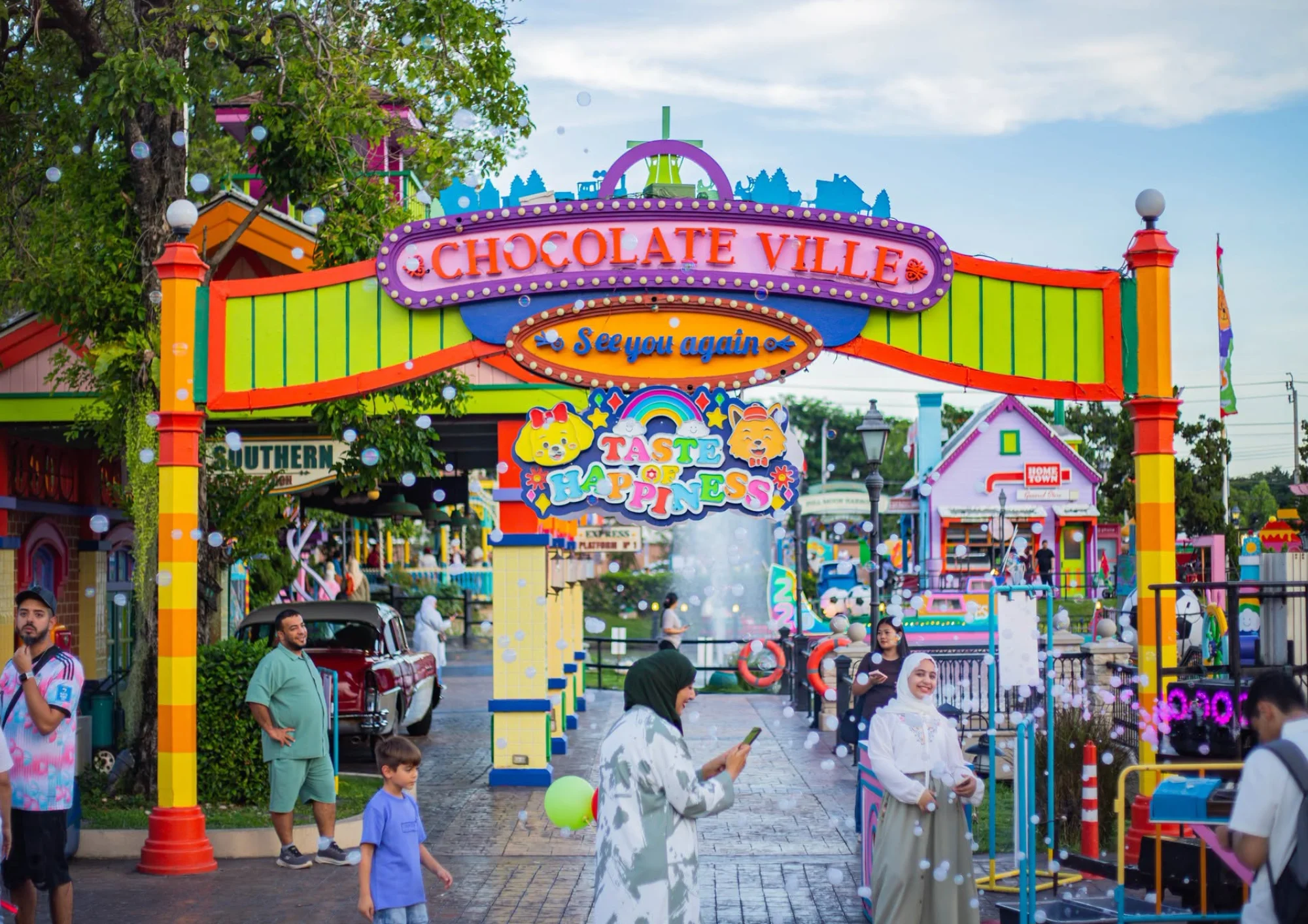 Bangkok: Chocolate Ville Entry with Transfer & Guide