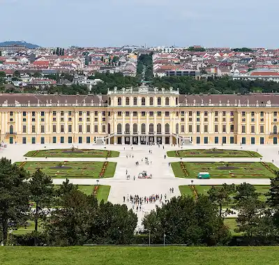 Vienna : Schonbrunn Palace Guided Tour with Free eSIM