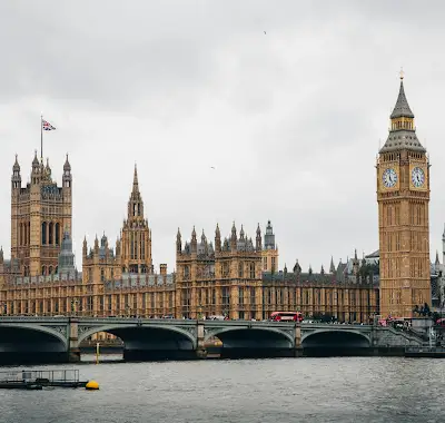 Royal London and Historic Landmarks Guided Tour WIth Free eSIM