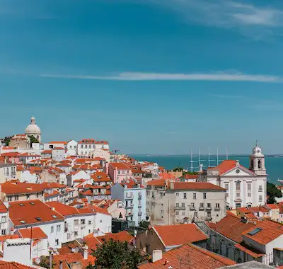 lisbon:Alfama and Jorge Castle Quarters Walking Tour