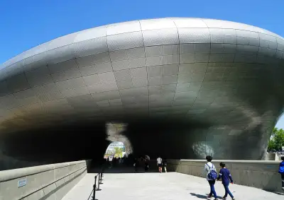 Seoul | Dongdaemun Shopping Complex+ Gwangjang market walking tour