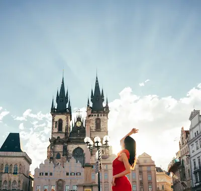 prague: Professional Photoshoot in the Old Town Tour With Free eSIM