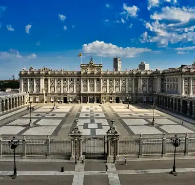 Madrid : Royal Palace Expert Guided Tour