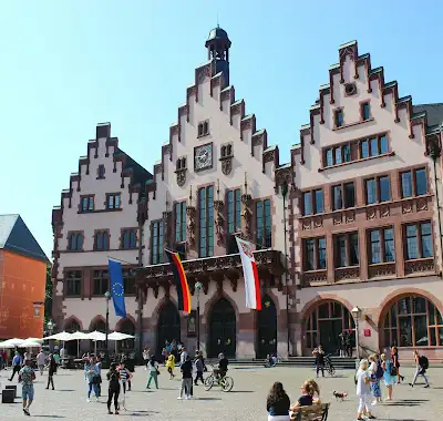 Discover Frankfurt's Best: Guided Walking Tour With Free eSIM