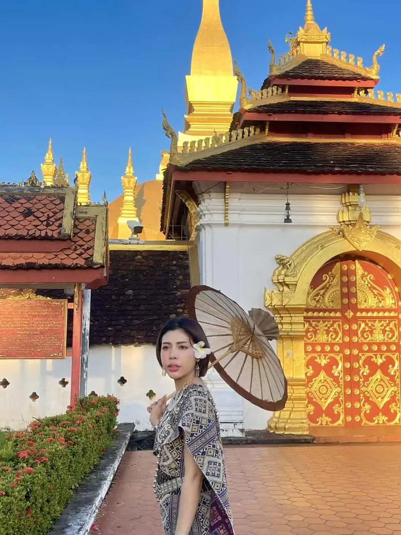 Laos Traditional Costume Photo Tour in Vientiane