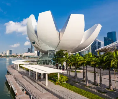 Singapore's Bay Wonders and Heritage Tales (Chinatown & Marina Bay)